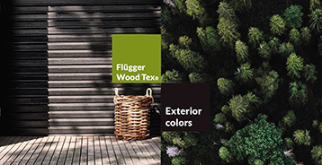Farvekort til udendørs træbeskyttelse med mørk træfacade, flettet kurv på træterrasse og luftfoto af grøn skov. Teksten "Flügger Wood Tex® Exterior colors" vises på billedet.