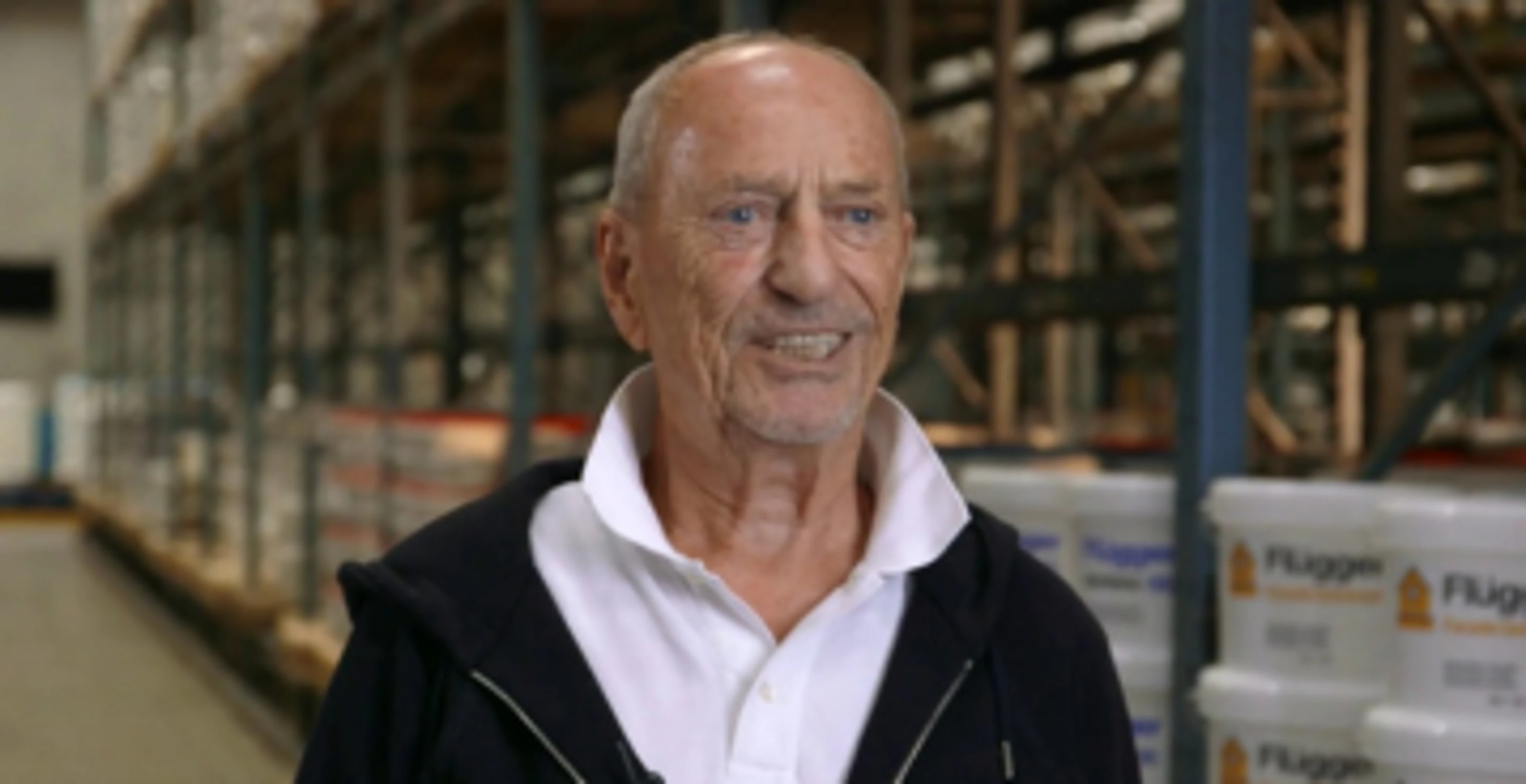 Ulf Schnack på lageret i fabrikken i Kolding.