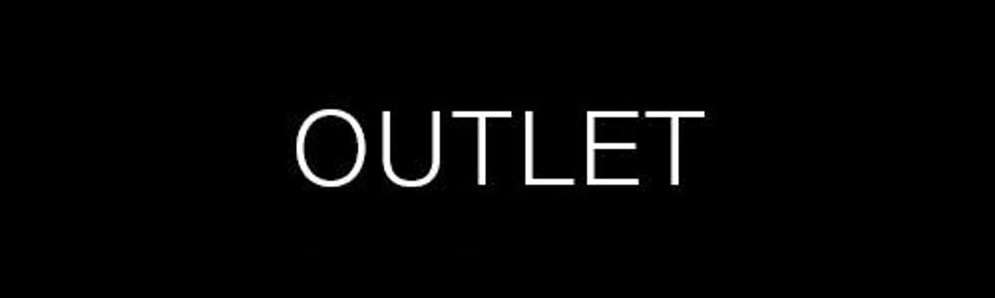 Sort baggrund med teksten "OUTLET" i hvide bogstaver.